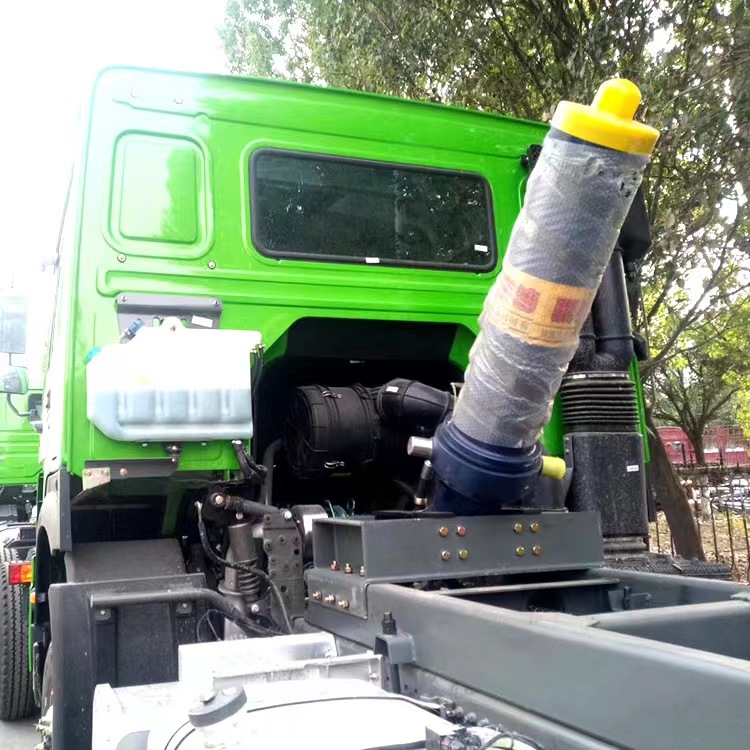 Hydraulic tipping system for dump truck